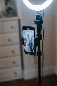 15 pro tips on how best to vlog on your phone