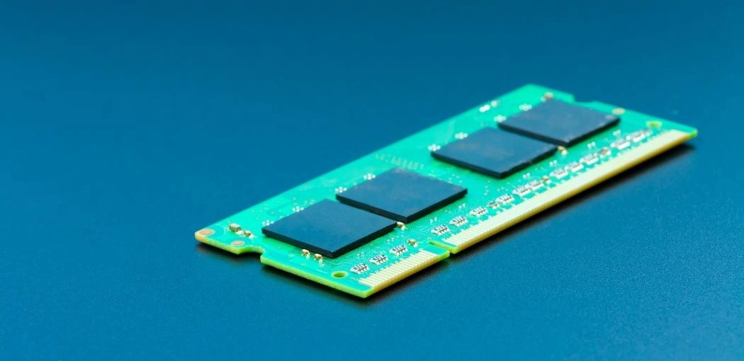 Can I add 8GB RAM to 4GB laptop?