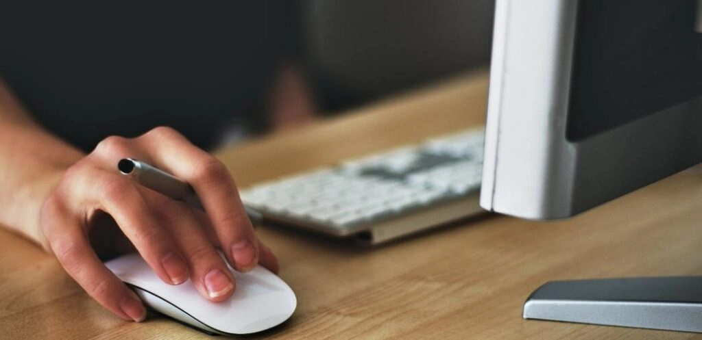 Is Mac or PC Better for Law School? - A Detailed Guide | Is Mac or PC Better for Law School? Things to consider when deciding between mac or PC for Law school