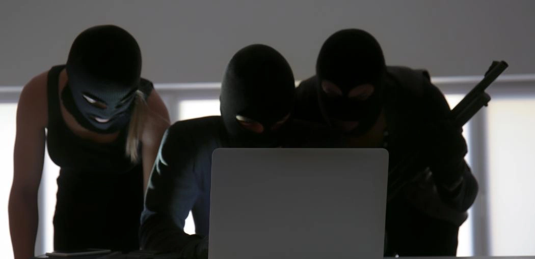 Can laptop mic be hacked?