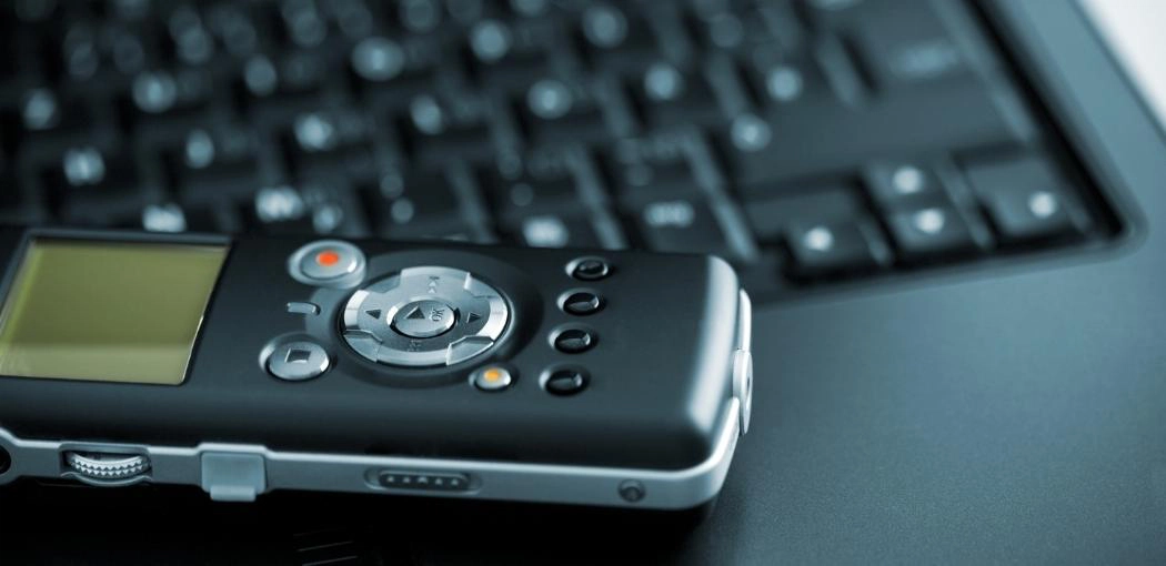 Do Laptops record you?