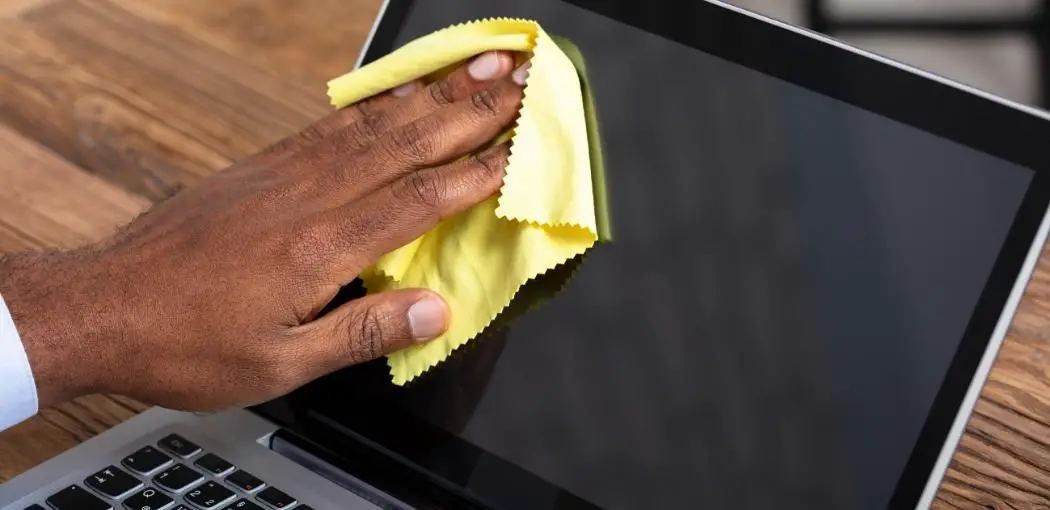 Step Four: Clean It Up | How to Clean a Laptop Screen | How to Clean your Laptop Screen