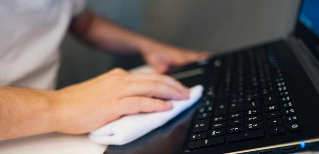 How to Clean a Laptop Touchpad: 2022 Detailed Guide | How to Clean a Laptop Touchpad Step six: Use a Lint-Free Cloth to Dry it Off