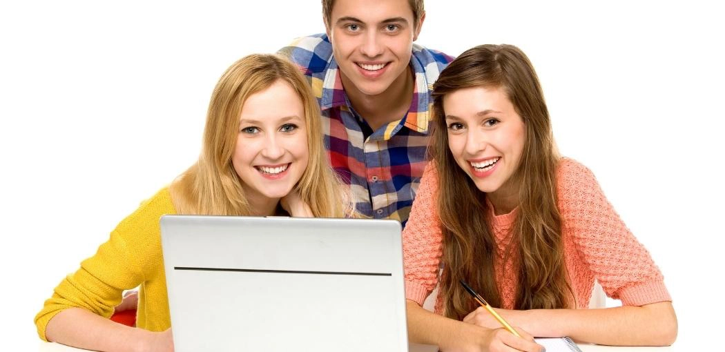 How laptops help students to Excel: You can use your laptop to listen to lectures and watch videos.