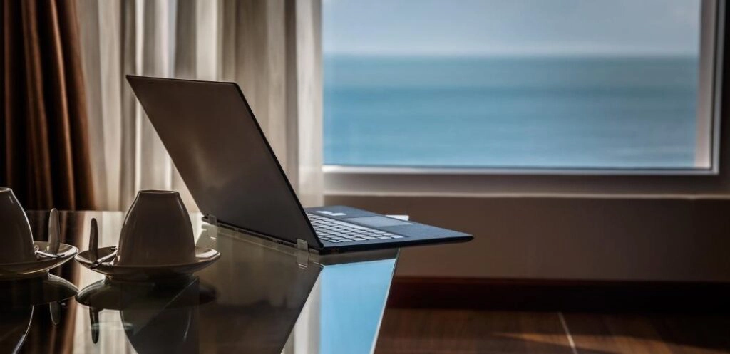 Comparing Thinnes of Laptops by categories | How Thin Should a Laptop Be? | How Thin Is Too Thin?