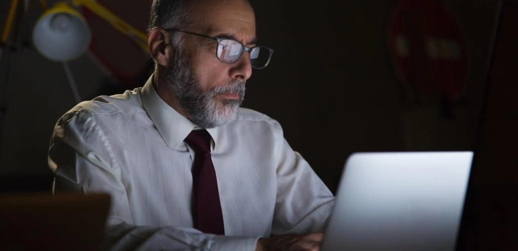 Wear glasses to protect your eyes from laptop light rays