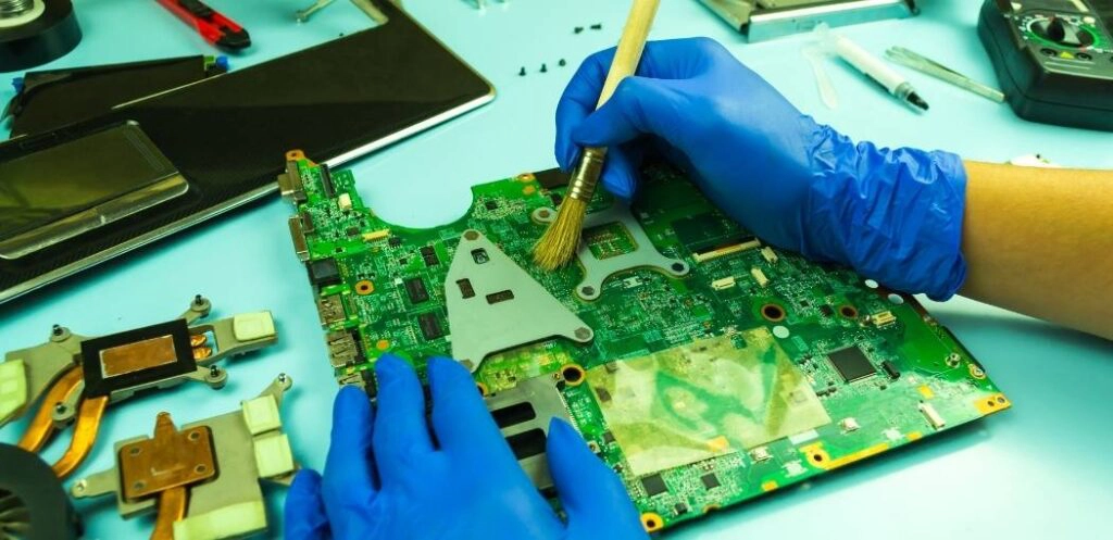 Tips for keeping your laptop clean at all times | How to Clean a Laptop | how to clean your laptop