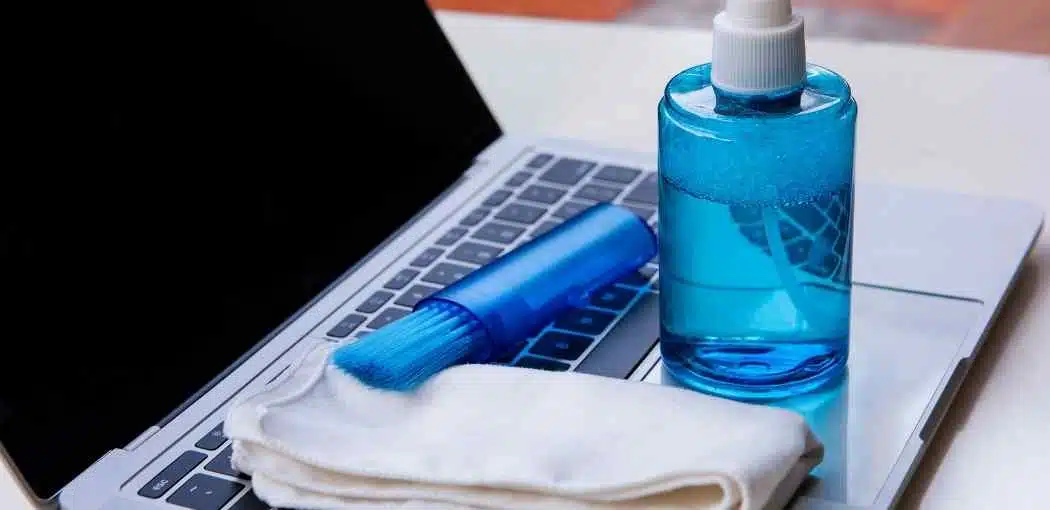 How to Fix an Overheated Chromebook :Clean it thoroughly